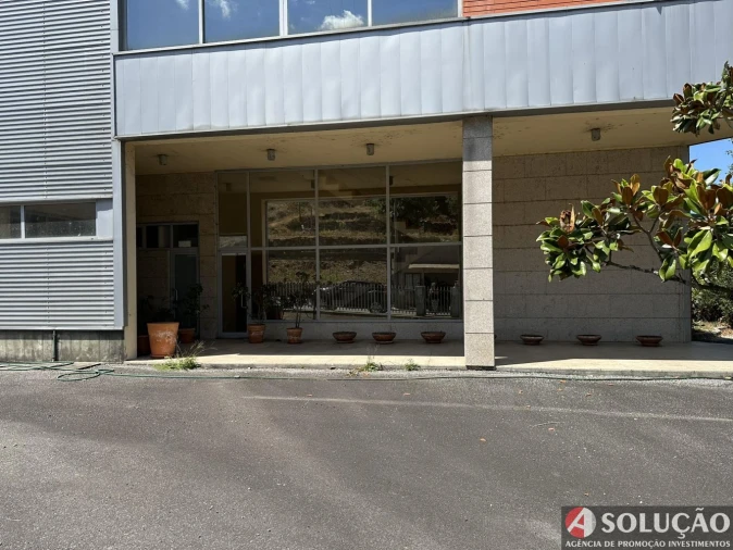 Loja para Venda em Ronfe Foto 2