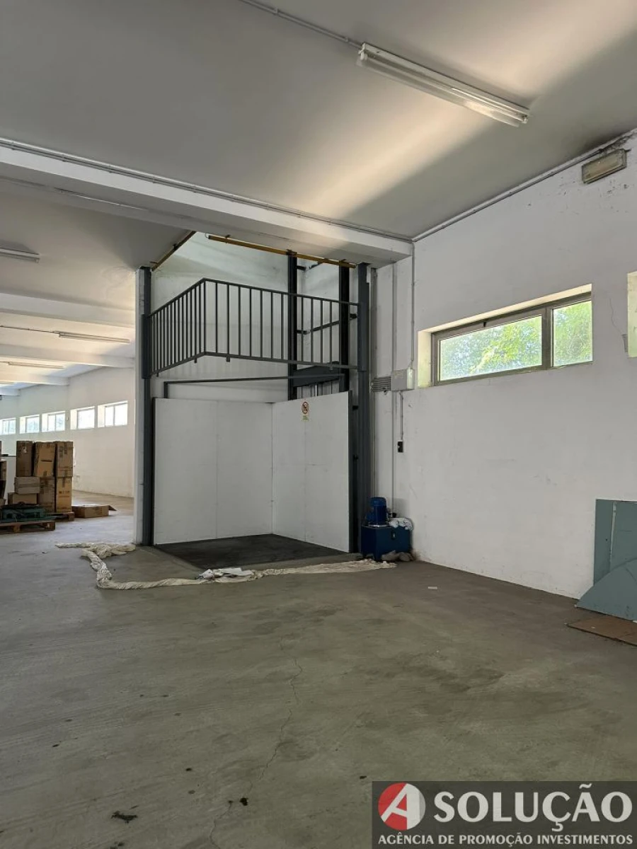 Loja para Venda em Ronfe Foto 4