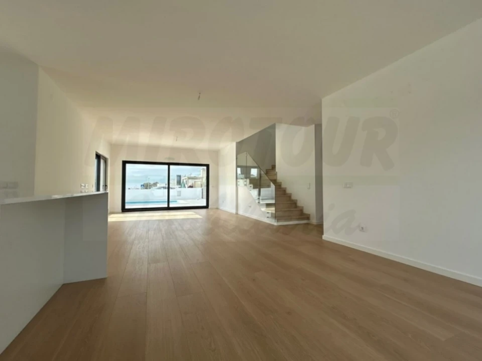 Moradia T3 para Venda em Porto Covo Foto 4