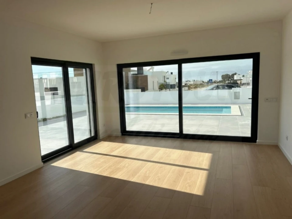 Moradia T3 para Venda em Porto Covo Foto 5