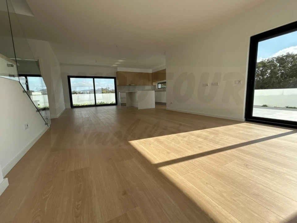 Moradia T3 para Venda em Porto Covo Foto 6