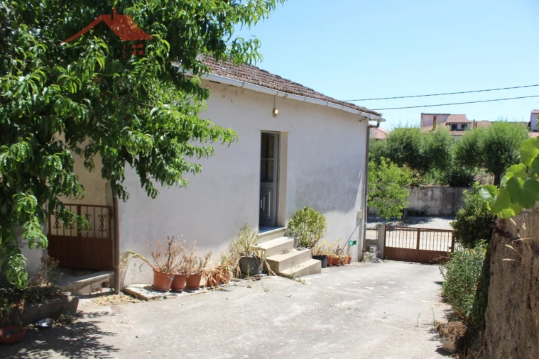 Moradia T3 para Venda em Lagoa Foto 4