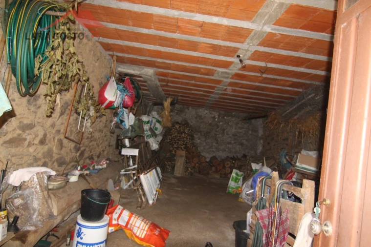 Moradia T3 para Venda em Lagoa Foto 32