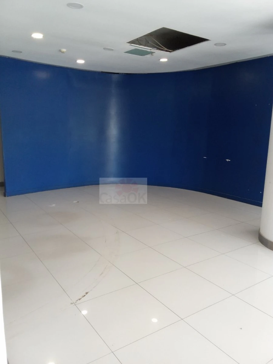 Loja para Arrendamento em Nossa Senhora do Pópulo, Coto e São Gregório Foto 6