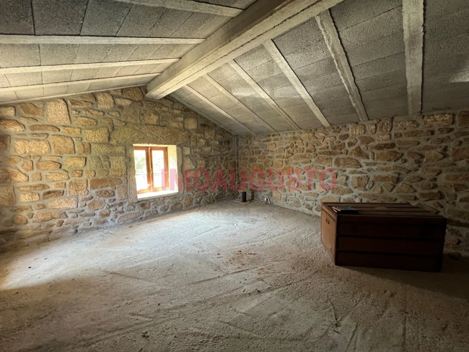 Moradia T1 para Venda em Aldeia da Ponte Foto 4