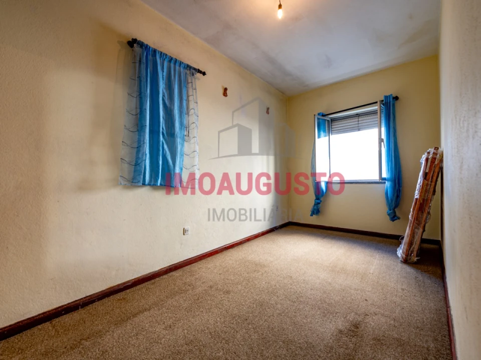 Moradia T2 para Venda em Figueiro da Granja Foto 7