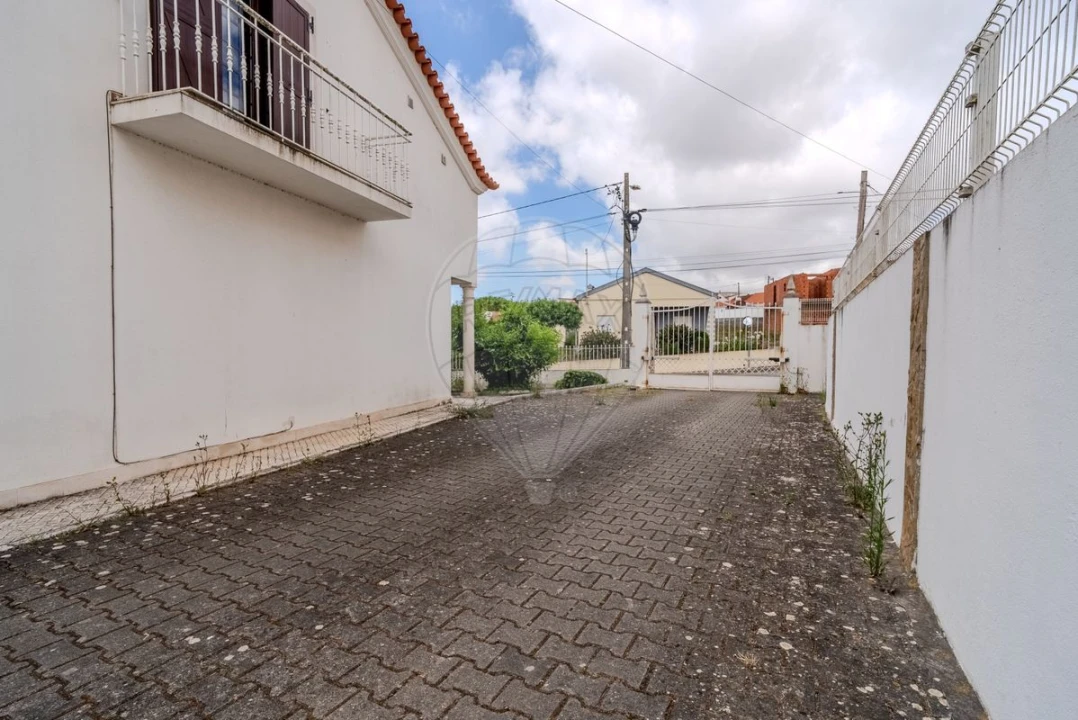 Moradia T5 para Venda em Campelos e Outeiro da Cabeça Foto 38