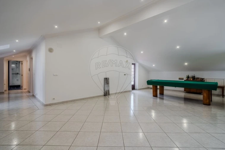 Moradia T5 para Venda em Campelos e Outeiro da Cabeça Foto 20