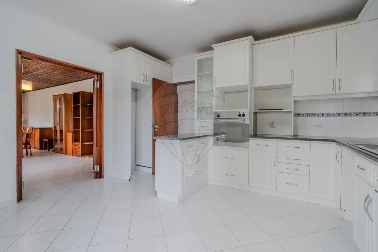 Moradia T5 para Venda em Campelos e Outeiro da Cabeça Foto 8