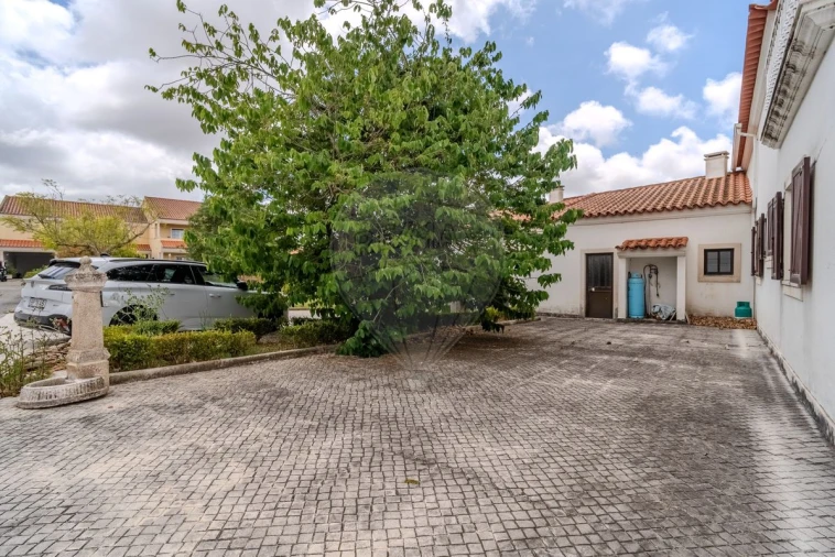 Moradia T5 para Venda em Campelos e Outeiro da Cabeça Foto 35