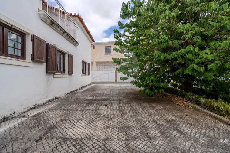 Moradia T5 para Venda em Campelos e Outeiro da Cabeça Foto 39