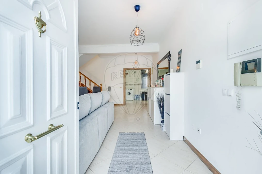 Moradia T3 para Venda em Vialonga Foto 27