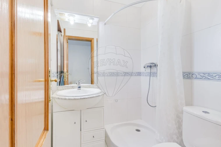 Moradia T3 para Venda em Vialonga Foto 39