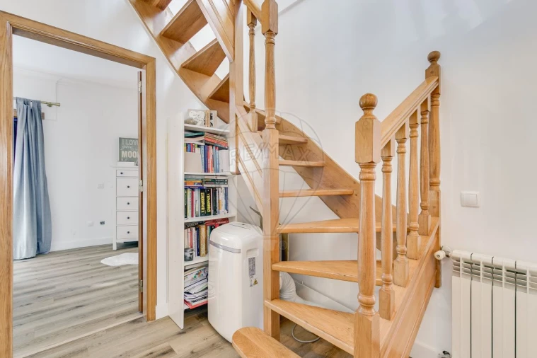 Moradia T3 para Venda em Vialonga Foto 24