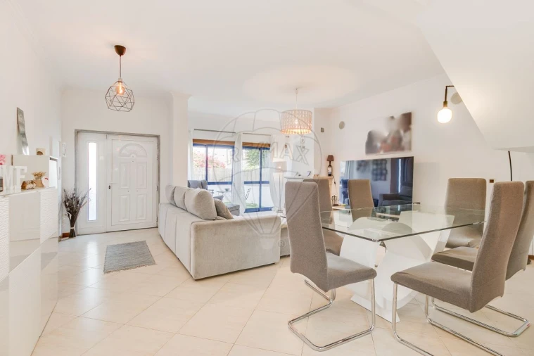 Moradia T3 para Venda em Vialonga Foto 28