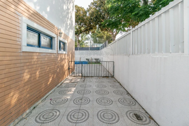 Moradia T3 para Venda em Vialonga Foto 47