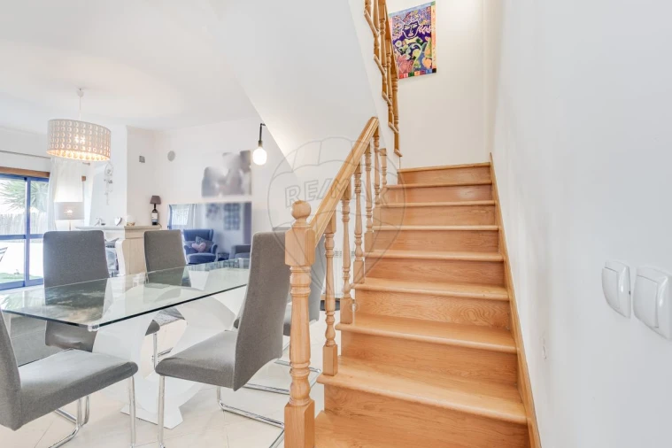 Moradia T3 para Venda em Vialonga Foto 29