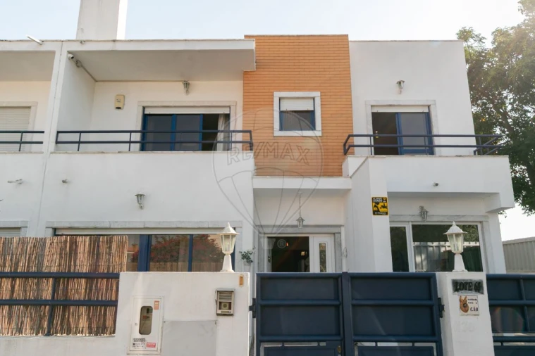 Moradia T3 para Venda em Vialonga