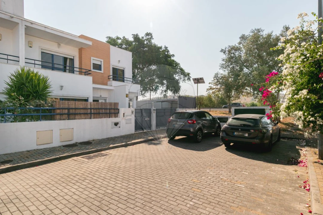 Moradia T3 para Venda em Vialonga Foto 43