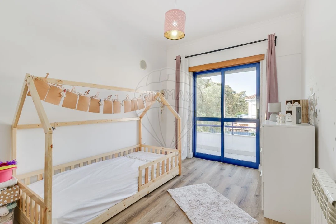 Moradia T3 para Venda em Vialonga Foto 10