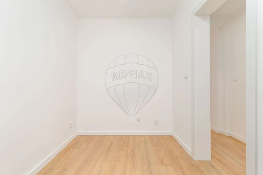 Apartamento T1 para Venda em São Vicente Foto 9