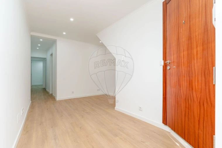 Apartamento T1 para Venda em São Vicente Foto 21