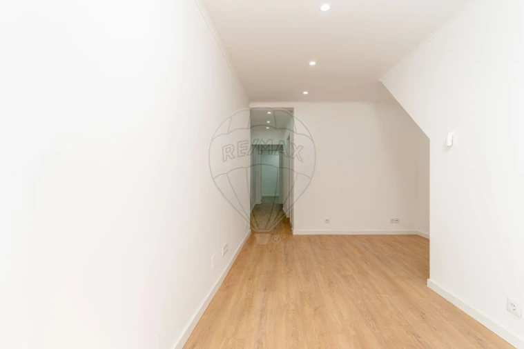 Apartamento T1 para Venda em São Vicente Foto 8