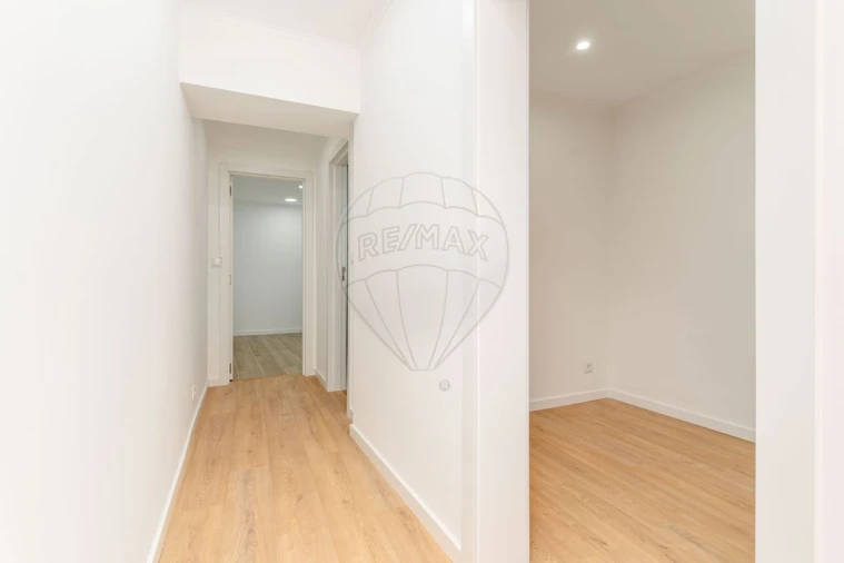 Apartamento T1 para Venda em São Vicente Foto 12