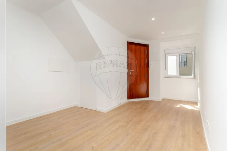 Apartamento T1 para Venda em São Vicente Foto 10