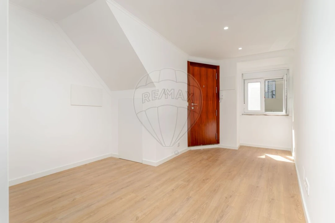 Apartamento T1 para Venda em São Vicente Foto 10