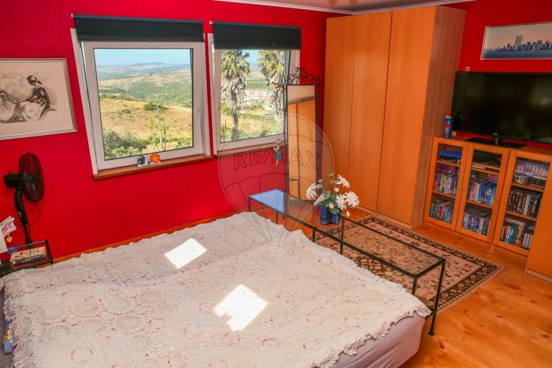 Moradia T5 para Venda em Santiago dos Velhos Foto 35