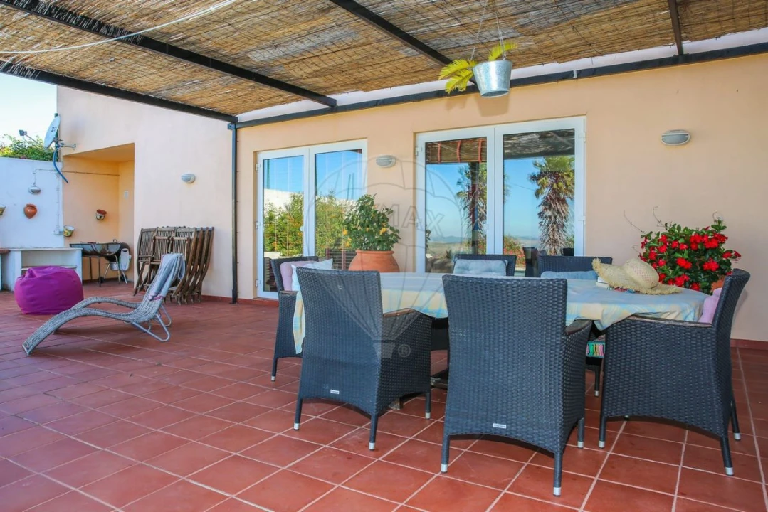 Moradia T5 para Venda em Santiago dos Velhos Foto 10