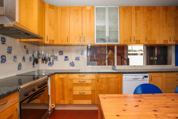 Moradia T5 para Venda em Santiago dos Velhos Foto 42