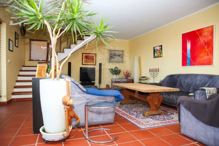 Moradia T5 para Venda em Santiago dos Velhos Foto 45