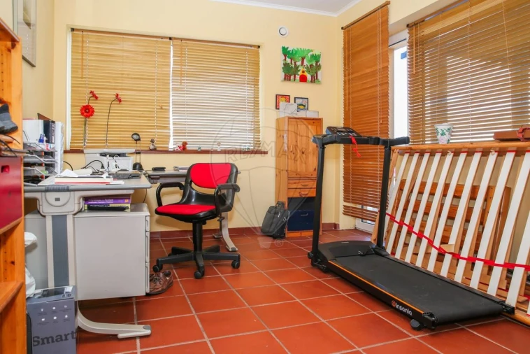 Moradia T5 para Venda em Santiago dos Velhos Foto 26