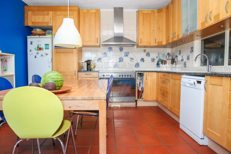 Moradia T5 para Venda em Santiago dos Velhos Foto 40