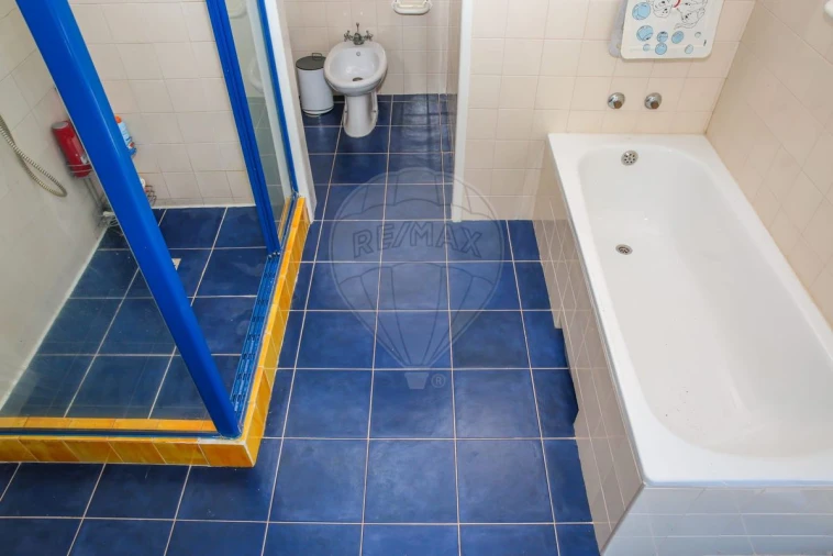 Moradia T5 para Venda em Santiago dos Velhos Foto 30