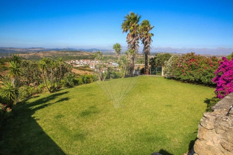 Moradia T5 para Venda em Santiago dos Velhos Foto 8