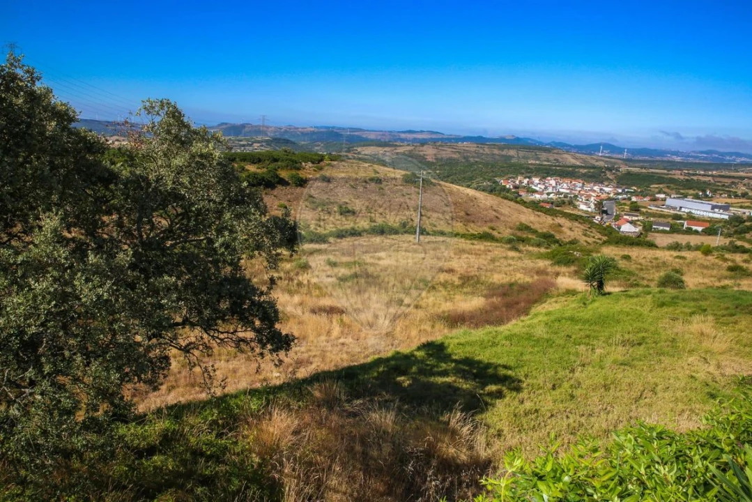 Moradia T5 para Venda em Santiago dos Velhos Foto 9