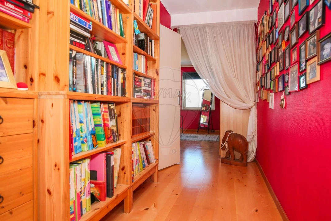 Moradia T5 para Venda em Santiago dos Velhos Foto 36