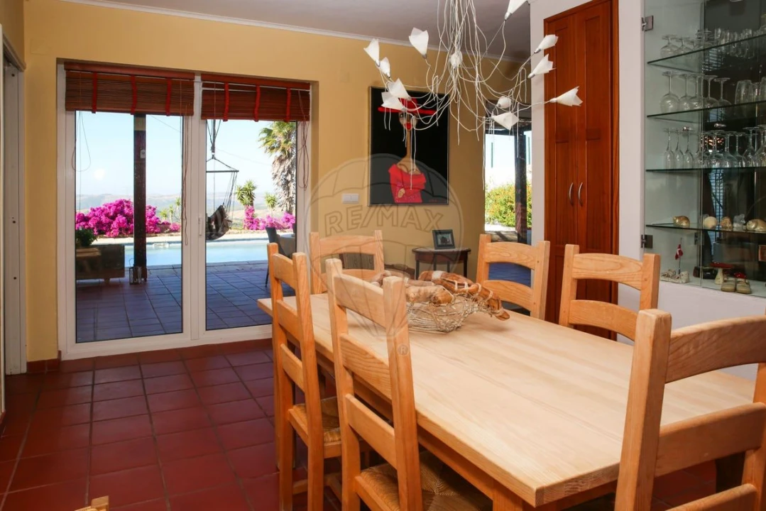 Moradia T5 para Venda em Santiago dos Velhos Foto 44