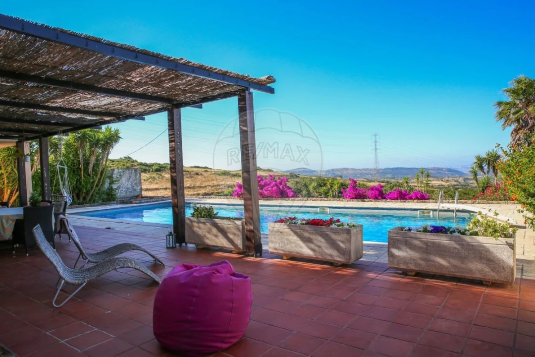 Moradia T5 para Venda em Santiago dos Velhos Foto 14