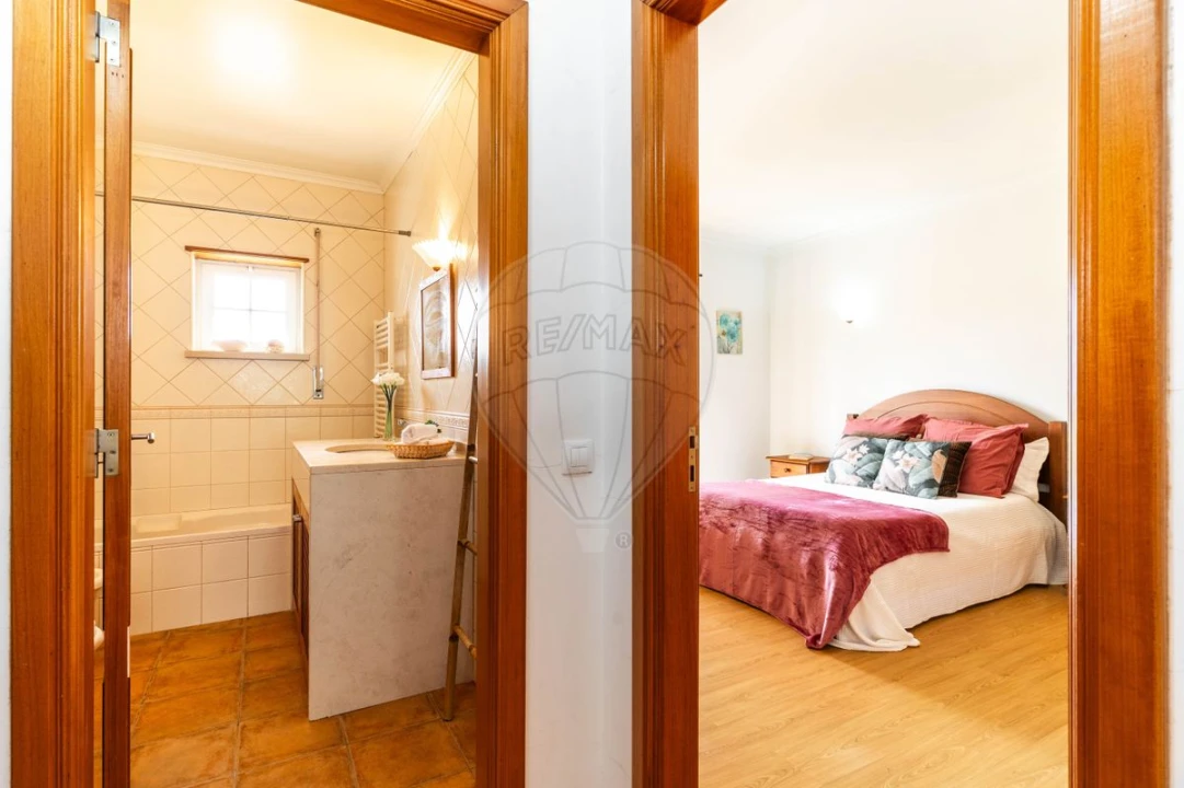 Moradia T4 para Venda em Gaeiras Foto 19