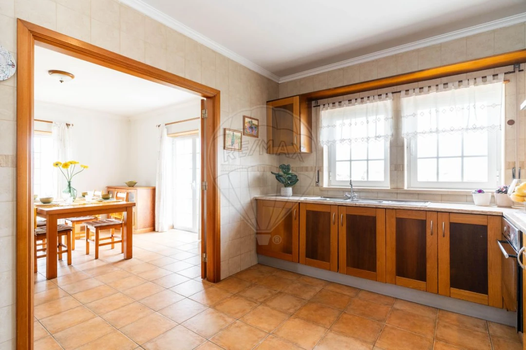 Moradia T4 para Venda em Gaeiras Foto 13