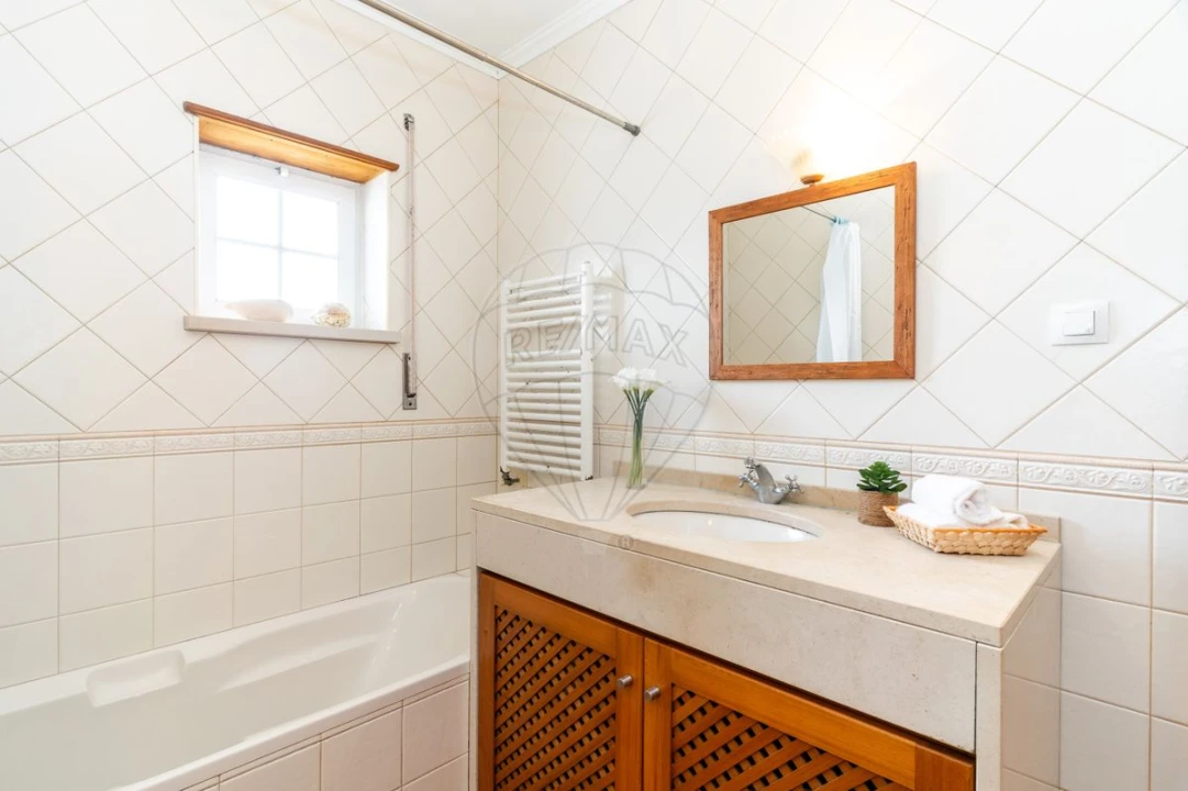 Moradia T4 para Venda em Gaeiras Foto 17