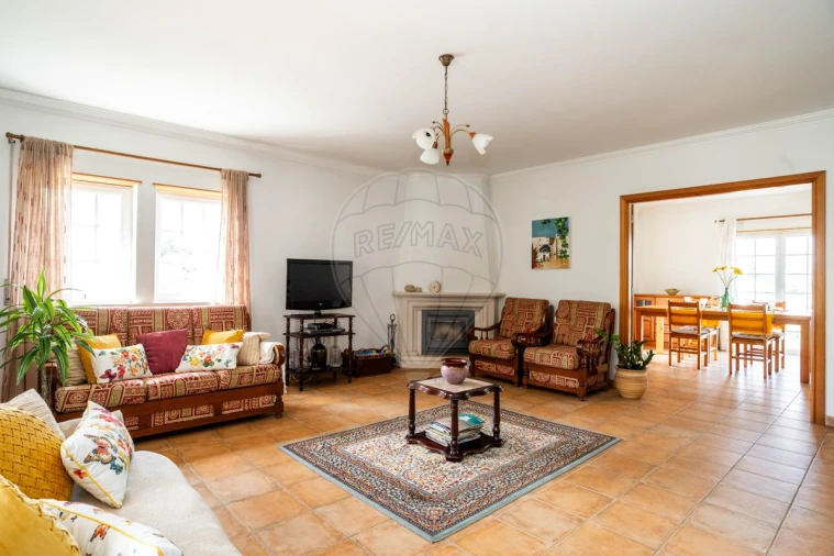 Moradia T4 para Venda em Gaeiras Foto 4