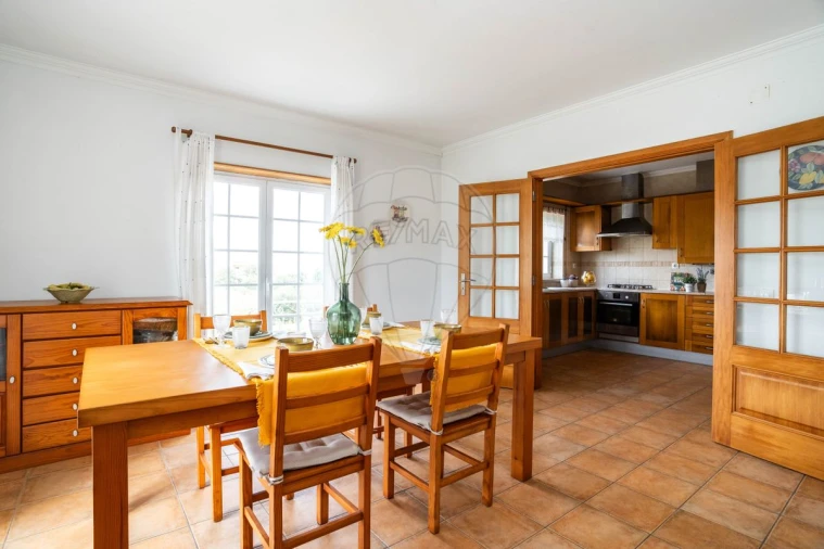 Moradia T4 para Venda em Gaeiras Foto 6