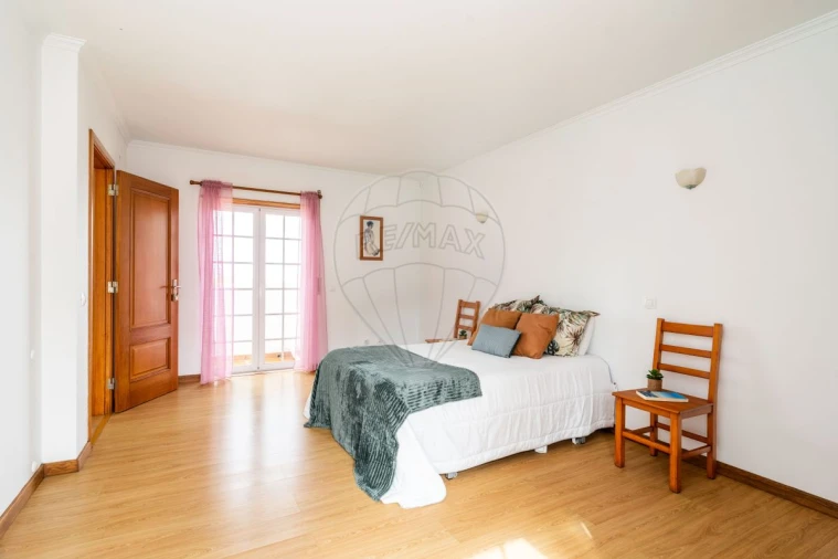 Moradia T4 para Venda em Gaeiras Foto 30