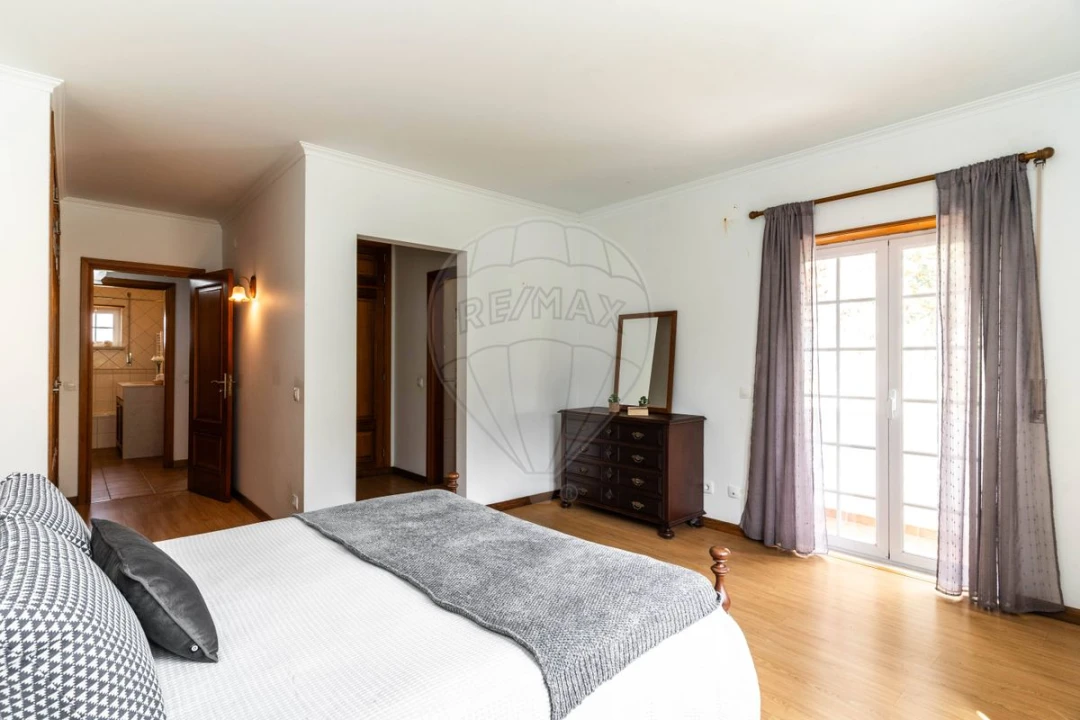 Moradia T4 para Venda em Gaeiras Foto 23