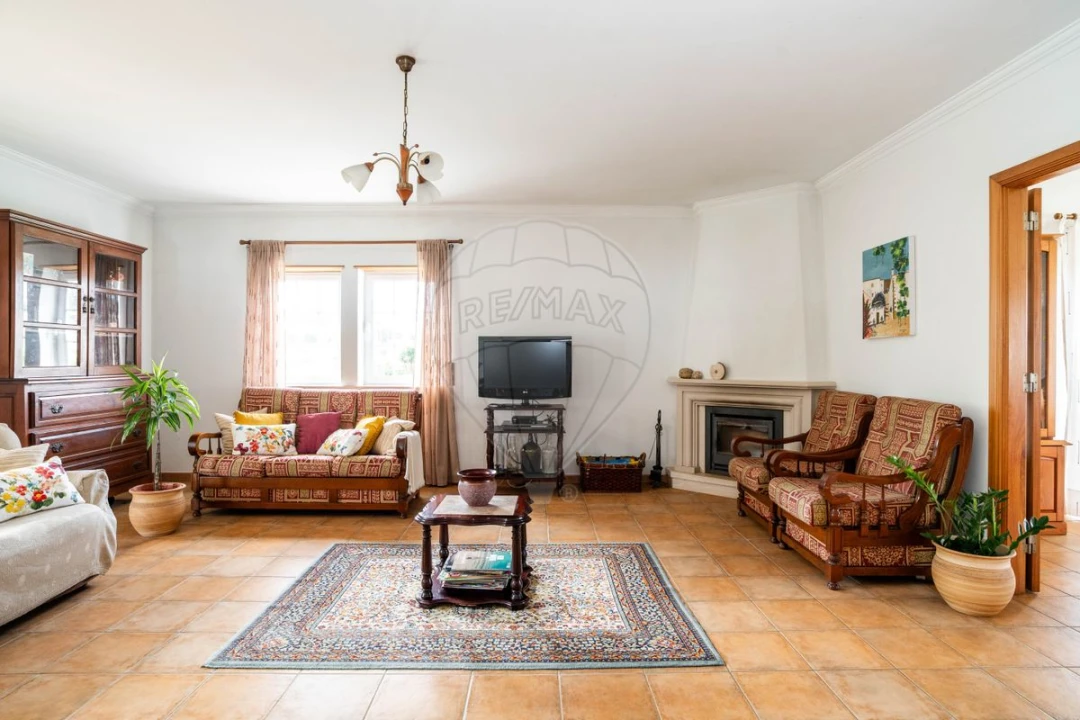 Moradia T4 para Venda em Gaeiras Foto 3